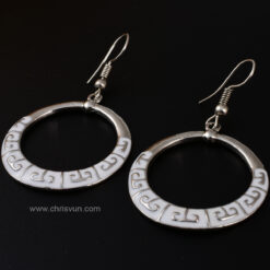 ต่างหูห้อยวงกลม ลายสีขาว-095-2