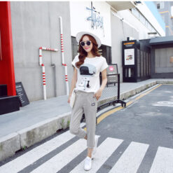 ชุดเข้าเซต 2 ชิ้น เสื้อยืดคอกลมสีขาว แขนสั้น ด้านหน้าสกรีนรูปปลาโลมา พร้อมกางเกงขาเดฟผ้ายืด-305-13